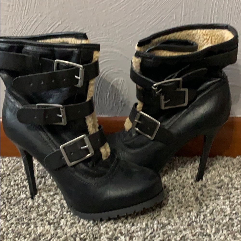 EUC Simply Vera Fur Booties with Heel